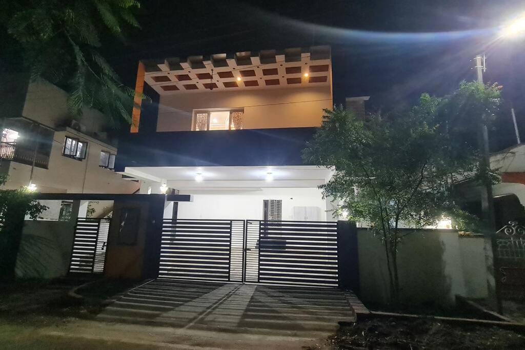 Kamalam 2 Bhk - Non Ac Βίλα Κοϊμπατόρε Εξωτερικό φωτογραφία