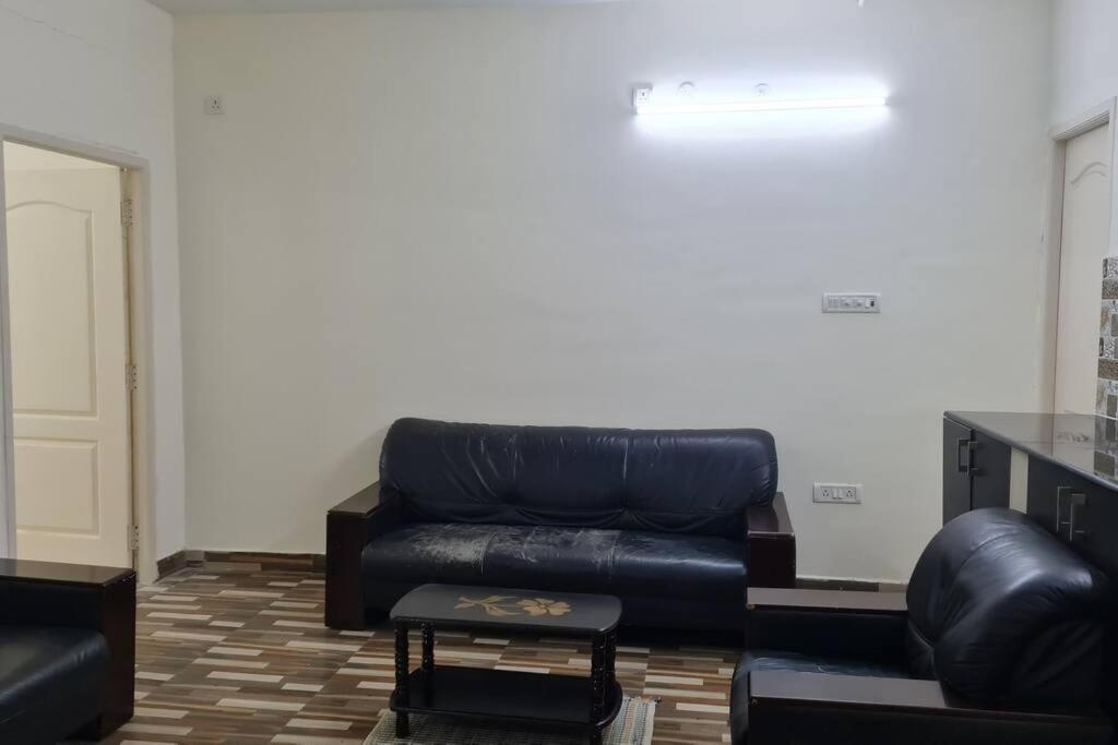 Kamalam 2 Bhk - Non Ac Βίλα Κοϊμπατόρε Εξωτερικό φωτογραφία